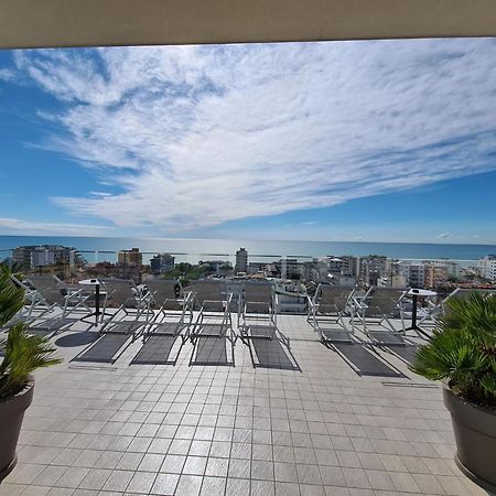 Hesperia Hotel & Residence Lido di Jesolo Bagian luar foto