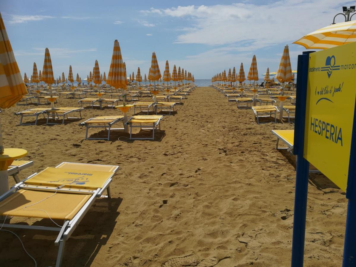Hesperia Hotel & Residence Lido di Jesolo Bagian luar foto