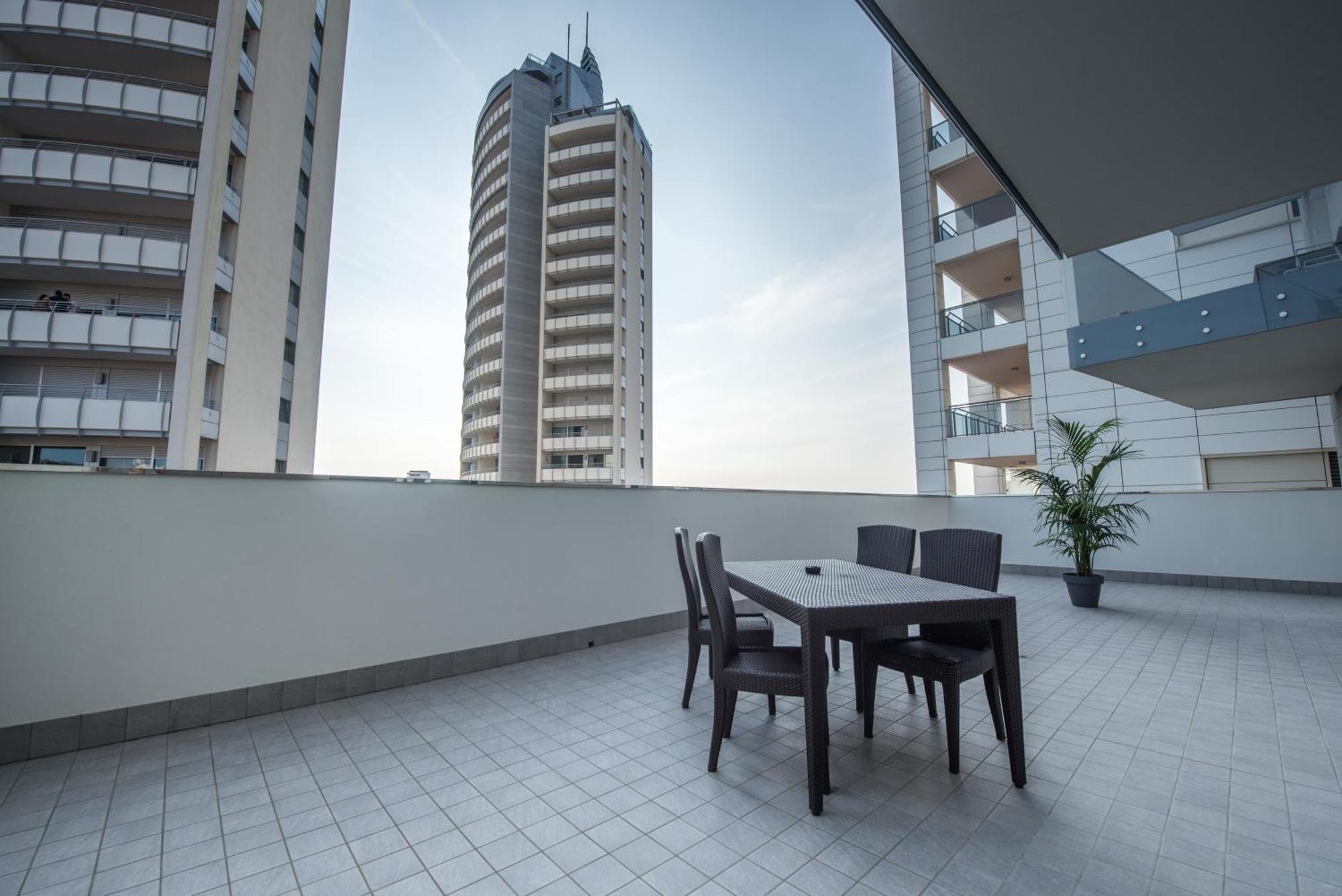 Hesperia Hotel & Residence Lido di Jesolo Bagian luar foto