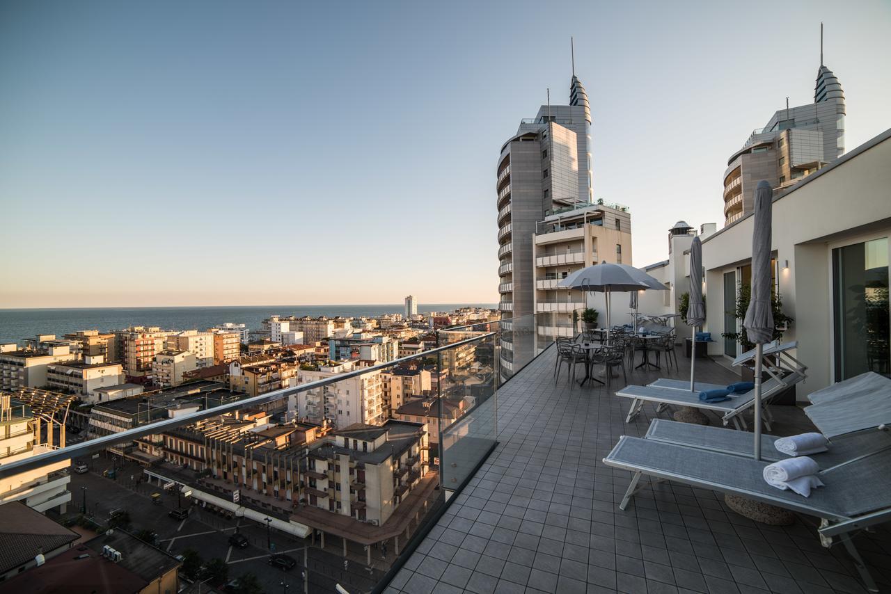 Hesperia Hotel & Residence Lido di Jesolo Bagian luar foto